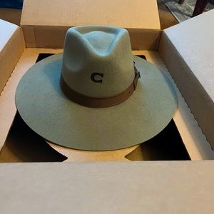 Green Charlie 1 Horse fedo for woman Size M never worn in the box